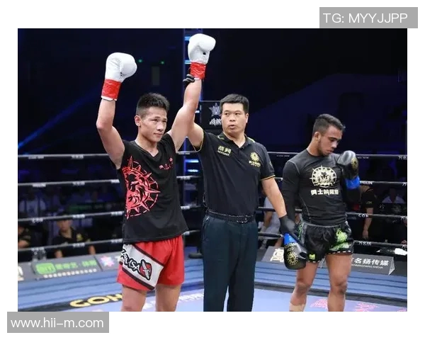 邓泽奇与勒德斯拉的精彩对决揭示了拳击界的新兴力量与传统强者的较量 邓泽奇与勒德斯拉的精彩对决揭示了拳击界的新兴力量与传统强者的较量